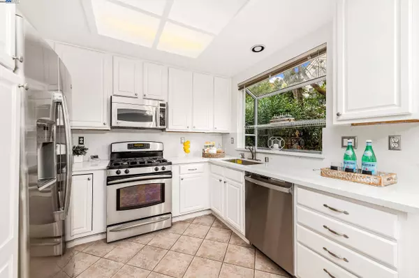 821 Kolb Pl, Santa Clara, CA 95050