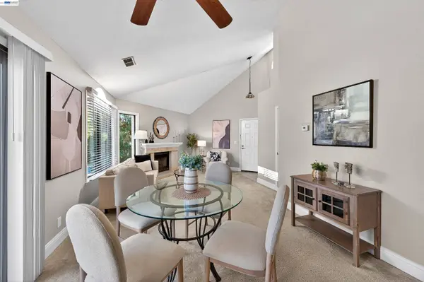 3436 Smoketree Commons Dr, Pleasanton, CA 94566