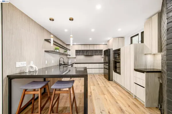 4073 Stanley Blvd, Pleasanton, CA 94566