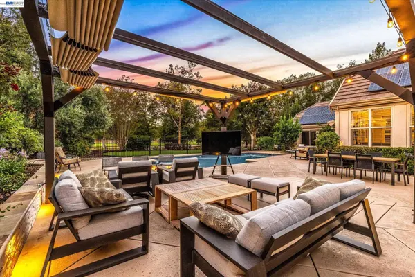 3019 E Ruby Hill Dr, Pleasanton, CA 94566