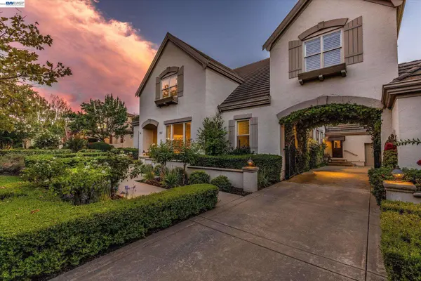 3019 E Ruby Hill Dr, Pleasanton, CA 94566
