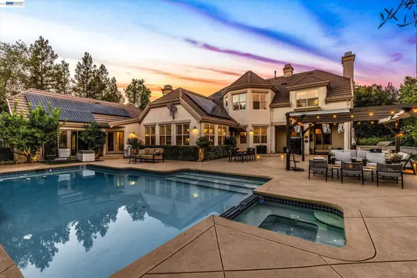 3019 E Ruby Hill Dr, Pleasanton, CA 94566