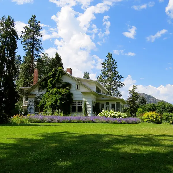 Simple Ways to Boost Your Home’s Curb Appeal This Spring,Angela Hyde