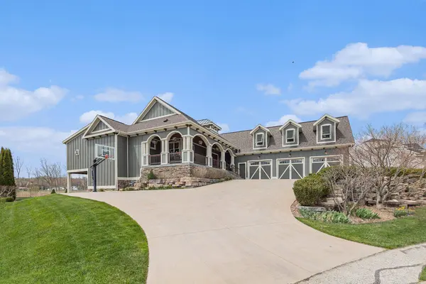 18029 Hammond Bay Drive, Spring Lake, MI 49456