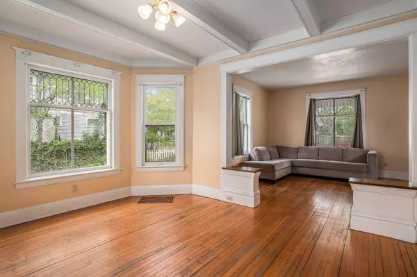 87 Monroe Avenue, Muskegon, MI 49440