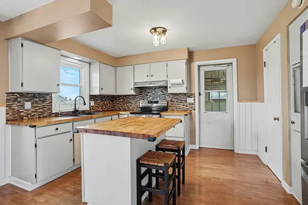 7531 State Road, Coopersville, MI 49404