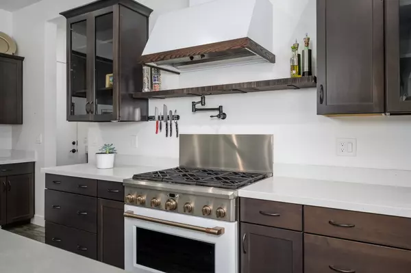 Phoenix, AZ 85042-8385,1221 E Paseo Way