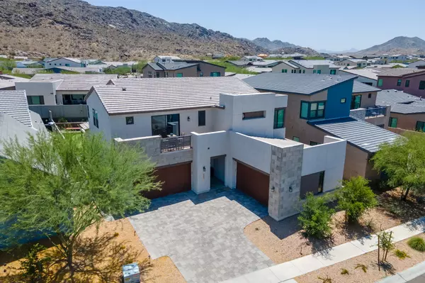 Phoenix, AZ 85042-8385,1221 E Paseo Way