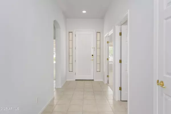 2519 E DARREL Road, Phoenix, AZ 85042