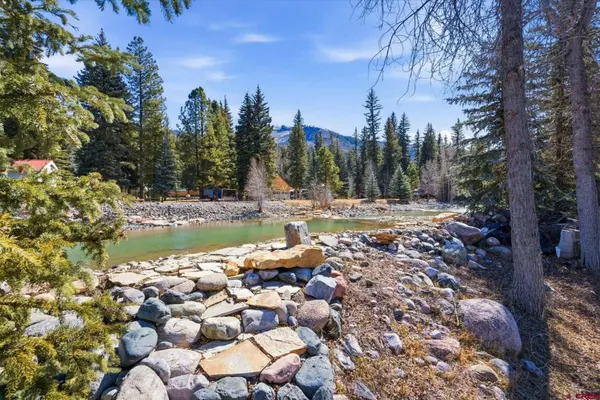 Creekfront Mountain Living Near Vallecito Lake