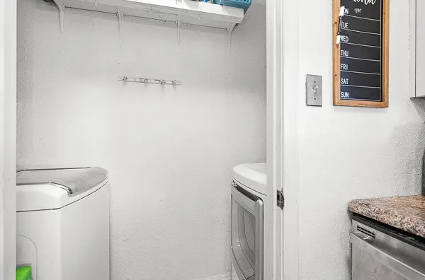 1417 Woodland Dr, Bloomfield, NM 87413-6366