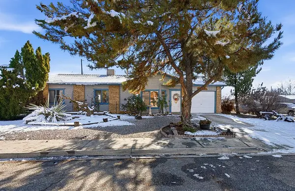 1417 Woodland Dr, Bloomfield, NM 87413-6366