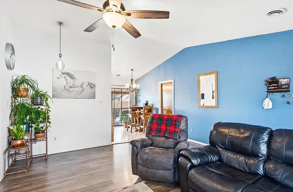 1417 Woodland Dr, Bloomfield, NM 87413-6366