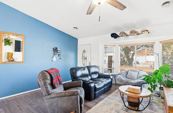 1417 Woodland Dr, Bloomfield, NM 87413-6366