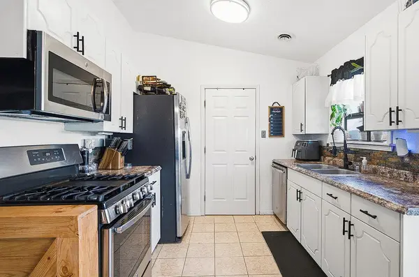 1417 Woodland Dr, Bloomfield, NM 87413-6366