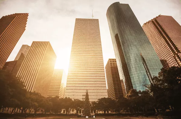 From Mountains to Metropolis: Comparing Real Estate, Lifestyle & Investment Potential in Durango, CO and Houston, TX