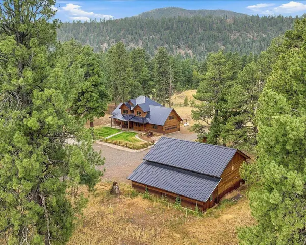 A Place to Live. A Lifestyle to Love. Luxury Living in Colorado's Beautiful Pine River Valley