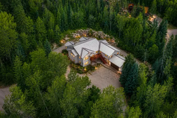 feature image of Twilight Mountain Retreat: Spacious Durango Mountain Home Near Purgatory Ski Resort
