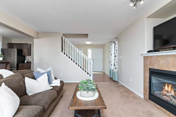 1510 37A AV NW NW, Edmonton, AB T6T 0E3