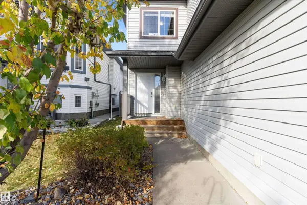 1510 37A AV NW, Edmonton, AB T6T 0E3