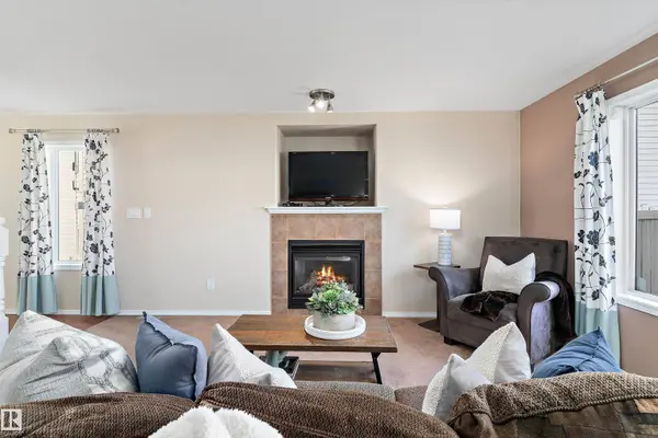 1510 37A AV NW, Edmonton, AB T6T 0E3