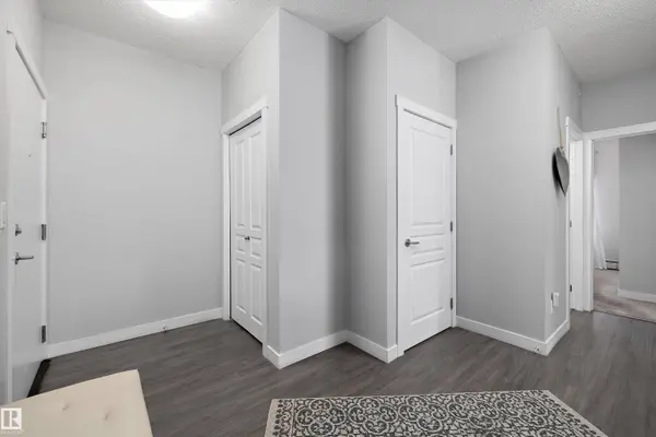 #402 2229 44 AV NW, Edmonton, AB T6T 0W6