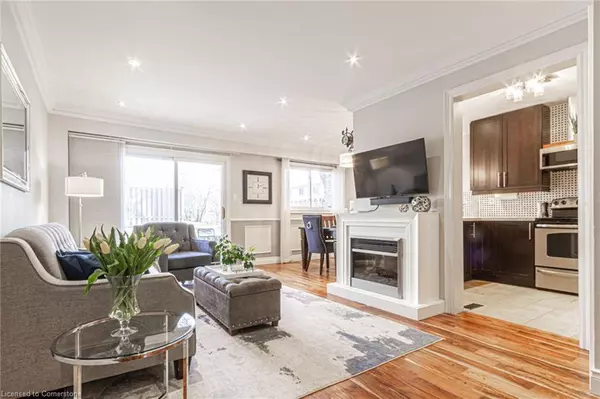 1522 Lancaster Drive #18, Oakville, ON L6H 2Z2