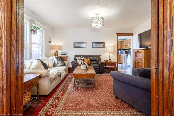 165 Leinster Avenue N, Hamilton, ON L8L 6Y1