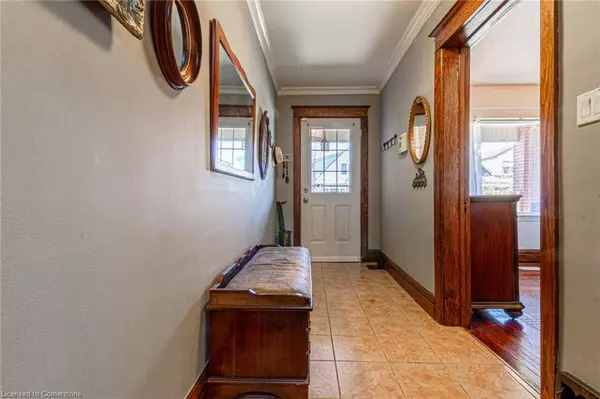 165 Leinster Avenue N, Hamilton, ON L8L 6Y1