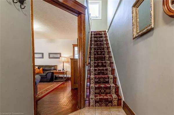 165 Leinster Avenue N, Hamilton, ON L8L 6Y1