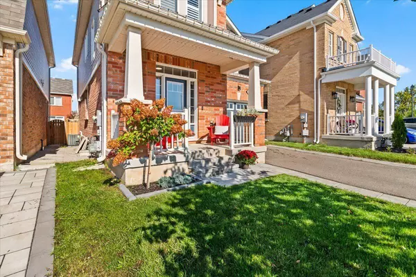 100 Celano DR, Hamilton, ON L8B 1V2