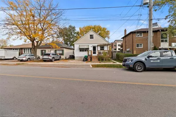 1097 Enola Avenue, Mississauga, ON L5G 4B1