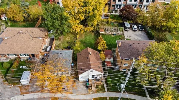 1097 Enola Avenue, Mississauga, ON L5G 4B1