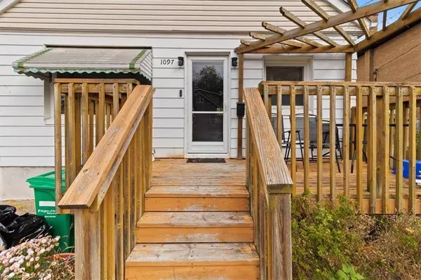 1097 Enola Avenue, Mississauga, ON L5G 4B1