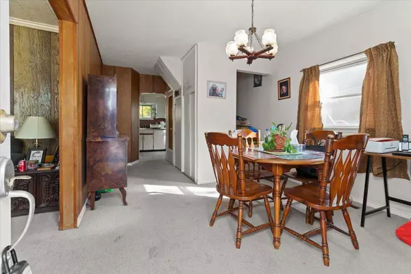 1097 Enola AVE, Mississauga, ON L5G 4B1