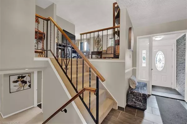 51 Southglen Road, Brantford, ON N3R 6Z9