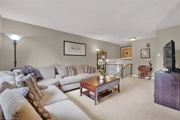 51 Southglen Road, Brantford, ON N3R 6Z9