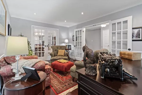 3182 Tania CRES, Burlington, ON L7M 3M7