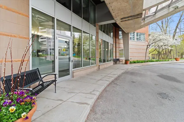 77 Governors RD #602, Hamilton, ON L9H 7N8