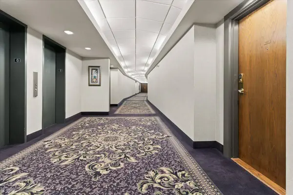 77 Governors RD #602, Hamilton, ON L9H 7N8
