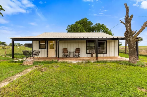 729 Twin Bends RD, Crawford, TX 76638