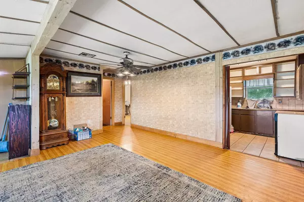 729 Twin Bends RD, Crawford, TX 76638