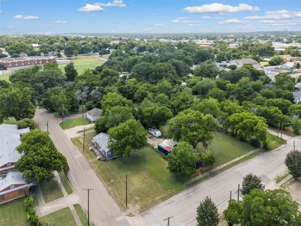 725 S 12th ST, Waco, TX 76706