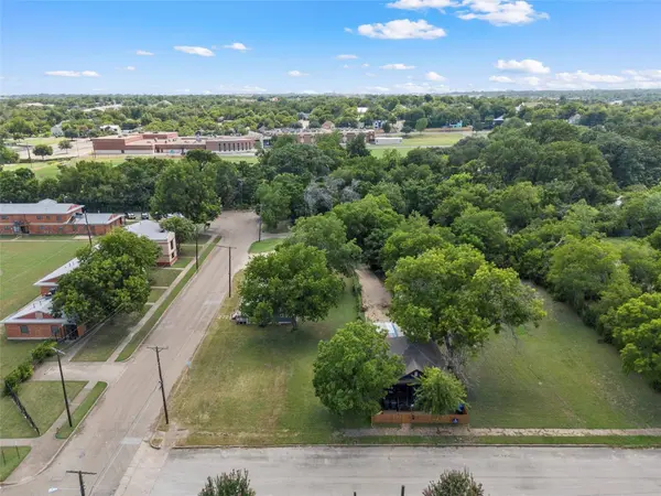 725 S 12th ST, Waco, TX 76706