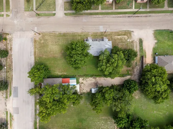 725 S 12th ST, Waco, TX 76706
