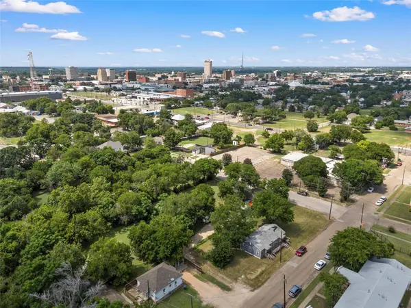 725 S 12th ST, Waco, TX 76706
