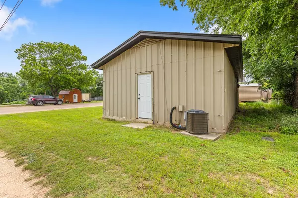 131 Norm ST, China Spring, TX 76633