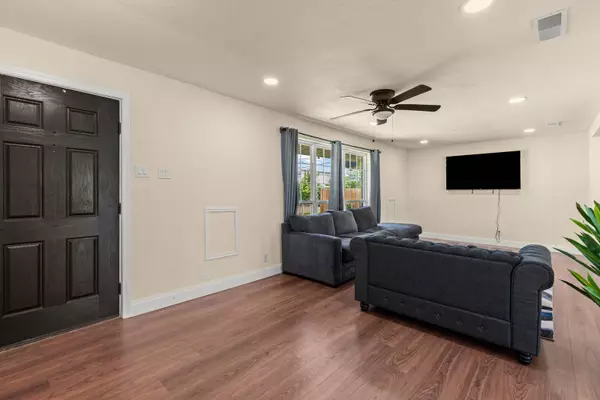 1145 E Sunset ST, Waco, TX 76704