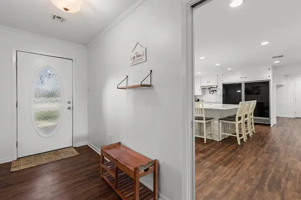 2275 W Moonlight Drive, Robinson, TX 76706