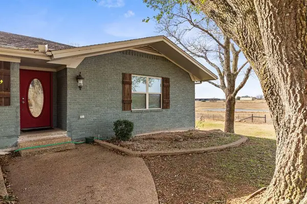 2275 W Moonlight Drive, Robinson, TX 76706